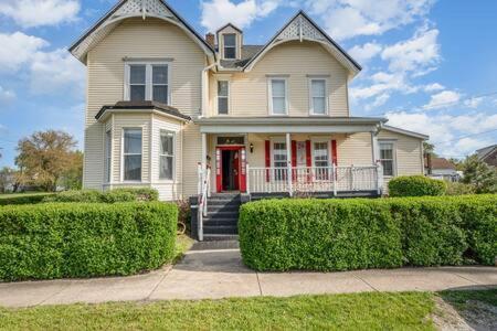 Spacious Upstairs 1Bed- Walking Distance To Beach Outlet Mall 미시건 시티 외부 사진
