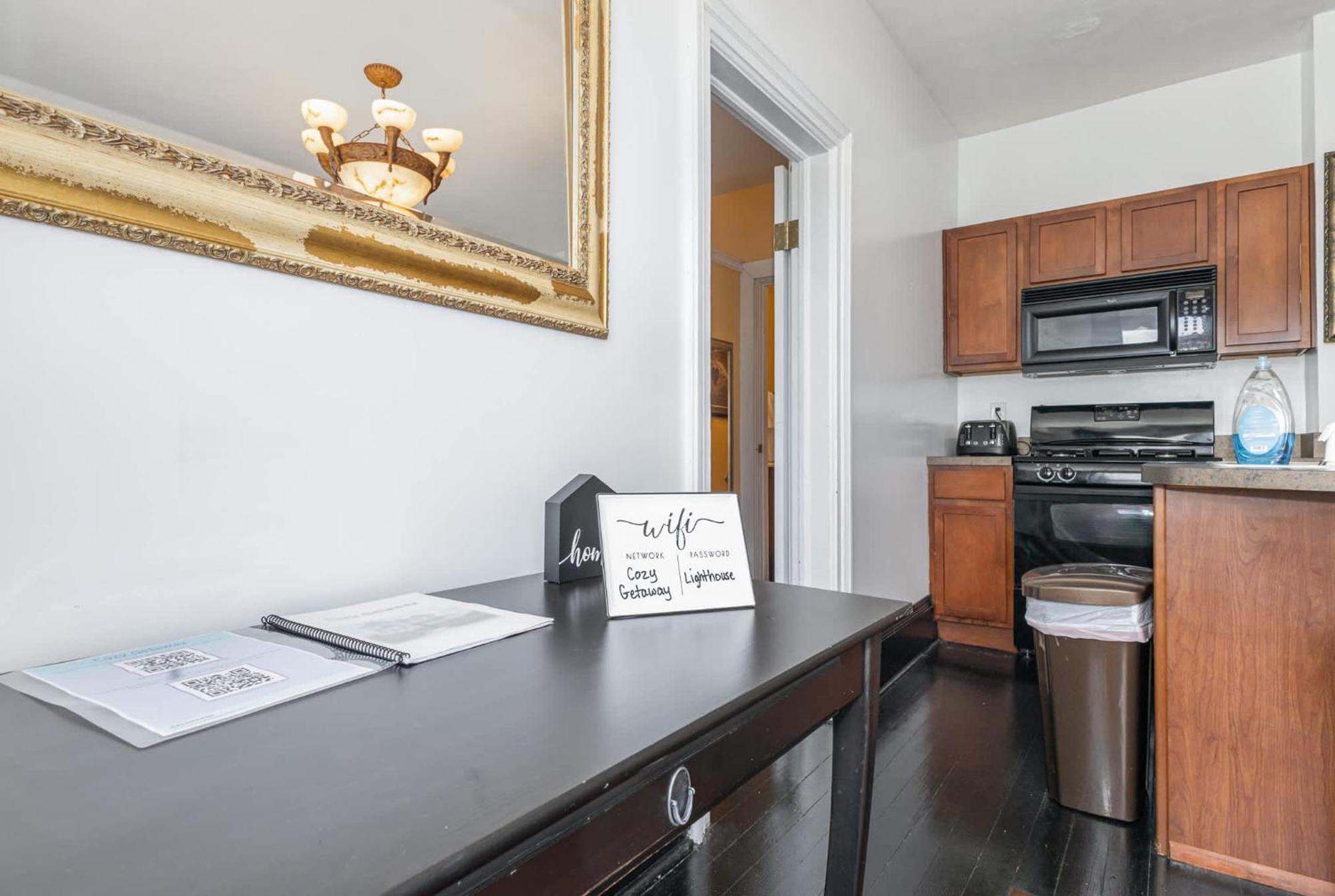 Spacious Upstairs 1Bed- Walking Distance To Beach Outlet Mall 미시건 시티 외부 사진