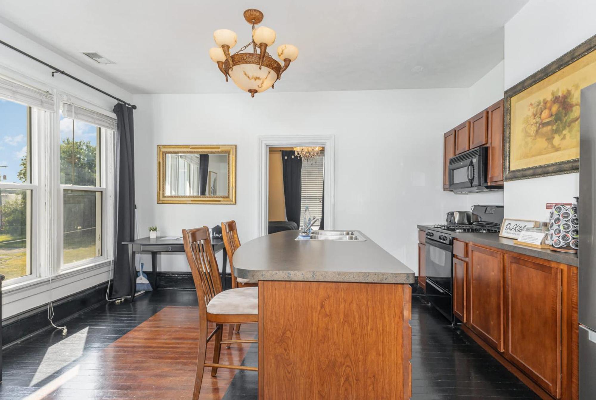 Spacious Upstairs 1Bed- Walking Distance To Beach Outlet Mall 미시건 시티 외부 사진