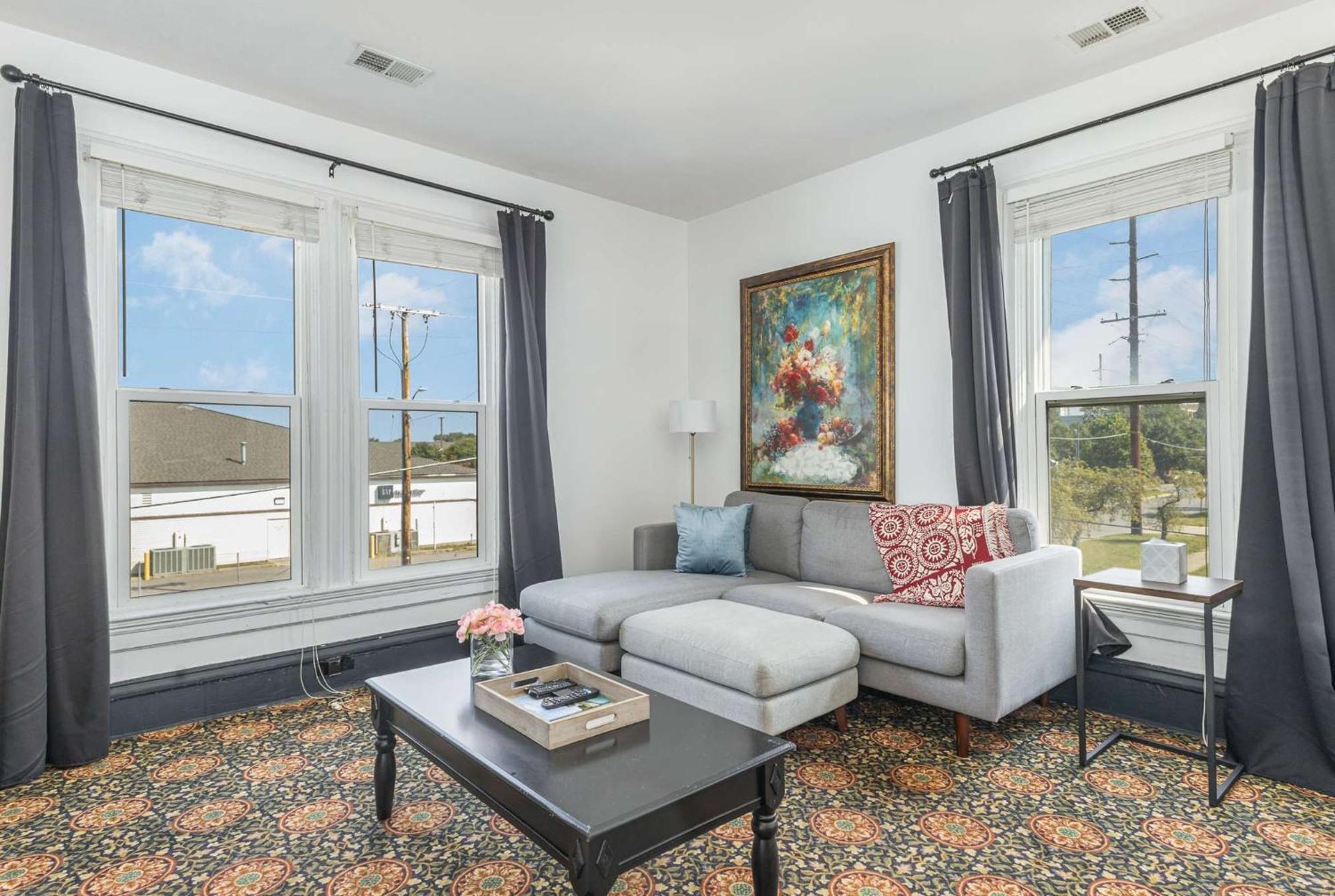 Spacious Upstairs 1Bed- Walking Distance To Beach Outlet Mall 미시건 시티 외부 사진
